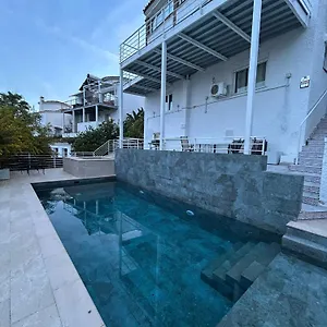 Dream With Heated Swimming Pool, Jacuzzi, Waterfall, Heating Is Extra Benalmádena