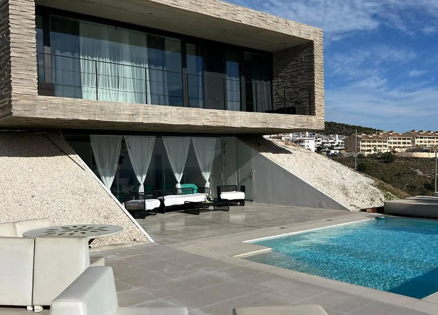 Amazing Villa In Benalmádena
